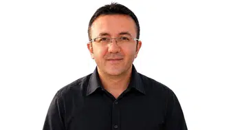 Ceviz toplarken yüksek gerilim akımına kapılan adam hayatını kaybetti