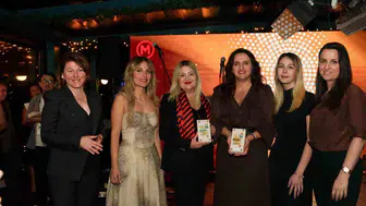 Sarelle, ‘Gülümseyen Harfler’ projesiyle TAMGA’dan ödül aldı