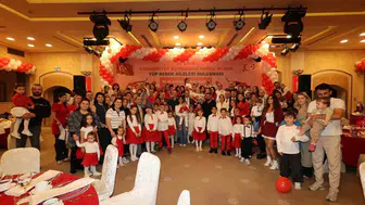 Trabzon'da tüp bebek tedavisi gören aileler Cumhuriyet Bayramı'nda bir araya geldi
