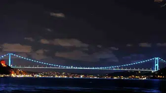 Fatih Sultan Mehmet Köprüsü, Türk Dünyası Günü'nde turkuaz renkle ışıklandırıldı