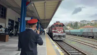 Turistik Karaelmas Ekspresi madenci korosuyla Zonguldak'ta karşılandı