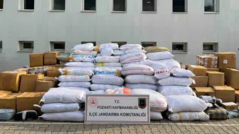 Adana'da otoyolda durdurulan iki tırda 20 milyon liralık kaçak tütün ele geçirildi