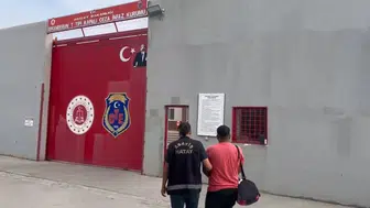Hatay Dörtyol'da vergi suçundan aranan iki hükümlü cezaevine gönderildi