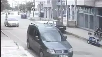 Minibüs elektrikli bisiklete çarptı, yaralı hastaneye kaldırıldı