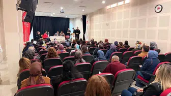 Niğde'de polisten öğrenci ve velilere kapsamlı güvenlik eğitimi
