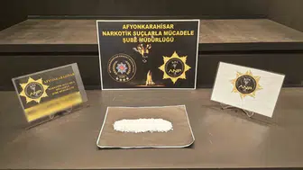 Afyonkarahisar'da otomobille uyuşturucu sevkiyatına polis engeli: 3 tutuklama