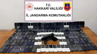 Hakkari'de jandarmadan kaçak telefon operasyonu: 142 cihaz ele geçirildi