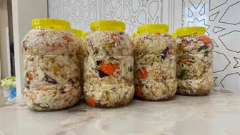 Ağrı'da ata tohumuyla yetiştirilen lahanalar turşuya dönüşüyor