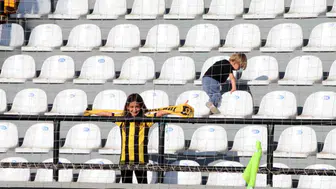 Muğla deplasmanında tek başına: İki çocuğuyla tribünde İstanbulspor'u destekledi