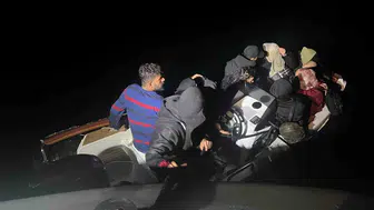 Didim'de kıyı gözetleme aracı 10 düzensiz göçmeni yakaladı
