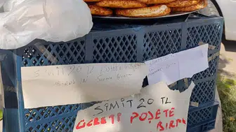 Elazığ'da simit tezgahına "Sınava gireceğim" notu bırakıp KPSS'ye girdi