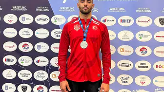 İzmirli güreşçi Muhammed Emin Uyumaz Balkan ikincisi oldu
