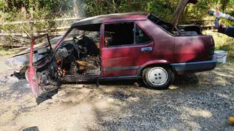 Türkeli'de seyir halindeki otomobilin motor bölümünde yangın çıktı
