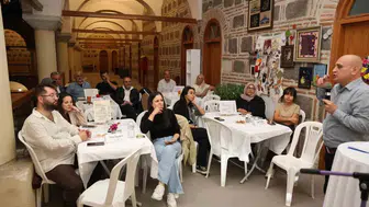 Şehzadeler’de düzenlenen şiir evi etkinliklerine yoğun ilgi