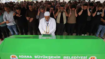 Ayvalık açıklarındaki tekne kazasında ölen Dr. Şahin Bingüllü Adana'da son yolculuğuna uğurlandı