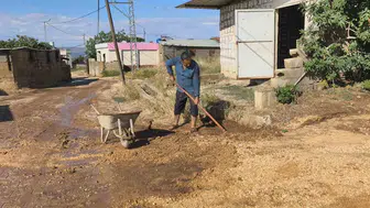 Hatay'da şiddetli yağış tarım arazilerinde sele neden oldu