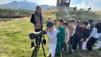 Elazığ'da ilkokul öğrencileri doğa eğitimi ve kuş gözlem etkinliğine katıldı