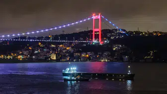 İstanbul Boğazı'nda 3 saatlik kilit: 139 metrelik dev gemi arızalandı