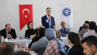 Rektör Kuyrukluyıldız, üniversite personeliyle kahvaltıda buluştu