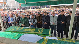 Çorum'daki kazada hayatını kaybeden anne ve iki çocuğu Yozgat'ta defnedildi