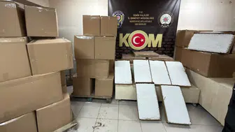 İzmir’de minibüsten 1 milyon 100 bin doldu kaçak makaron ele geçirildi