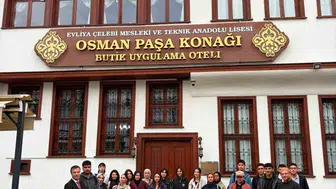 TOGÜ öğrencileri şehir ve kültür dersini tarihî mekânlarda işledi