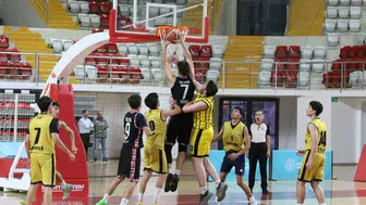 Sivas’ta hentbol ve basketbol gösteri maçları düzenlendi