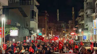 Sarıgöl'de Cumhuriyet'in 103. yıl dönümü fener alayıyla kutlandı