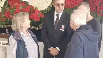 Oyuncu Engin Altan Düzyatan'ın babası Mevlan Düzyatan İzmir'de son yolculuğuna uğurlandı