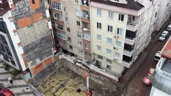 Bahçelievler'de zemininde çökme yaşanan binalar havadan görüntülendi