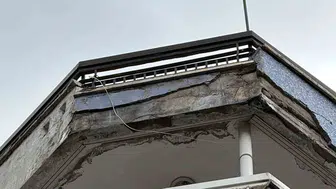 Diyarbakır’da çöken balkondan düşen taşlar kadını ölümden kurtardı