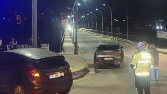 Karabük'te kavşakta iki otomobil çarpıştı: Sürücüler yaralandı