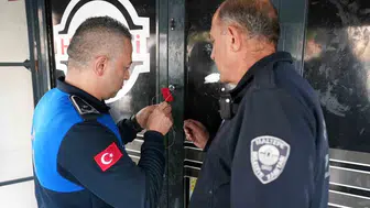 Maltepe'de hijyen şartlarına uymayan ruhsatsız börek imalathanesi mühürlendi