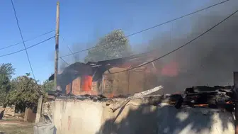 Bursa'da evde çıkan yangın çevredeki yapılara sıçradı