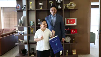 Aliağalı özel yüzücü Kaan Vural rotayı açık denize çevirdi