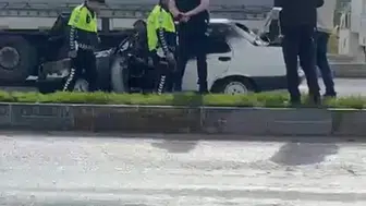 Konya'da seyir halindeki otomobil yanarak kullanılamaz hale geldi