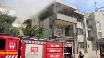 Aydın'da çatı katında yangın kontrolden önce söndürüldü