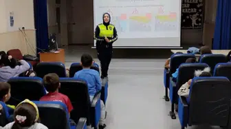 Bilecik'te 90 ilkokul öğrencisine uygulamalı trafik eğitimi verildi
