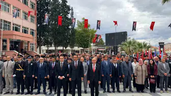 Sarıgöl'de Cumhuriyet'in 103. yıl dönümü çelenk töreniyle kutlandı