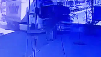 Iğdır'da tırın hafif ticari araca çarpma anları güvenlik kamerasında