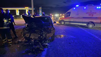 Adıyaman'da otomobil ile kamyonet çarpıştı: 1'i ağır 4 yaralı