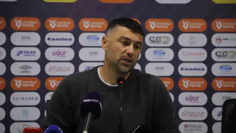 Burak Yılmaz'dan Erzurumspor maçı sonrası ayaklarımız yere basacak mesajı
