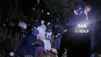 Çanakkale'nin Ezine ilçesinde 31 kaçak göçmen yakalandı