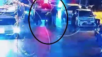 Boğazına yemek kaçan vatandaşa polis heimlich manevrası yaptı
