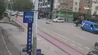 Güvenlik kamerası kayıttaydı: Çarpmanın şiddetiyle ikisi birden sürüklendi!