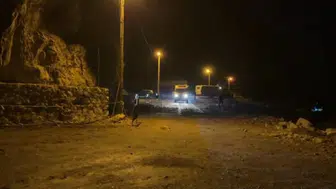 Amasra'da karavanların bulunduğu yola dev kayalar düştü