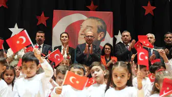 Turgutlu'da minik öğrencilerden Cumhuriyet Bayramı'na özel kutlama