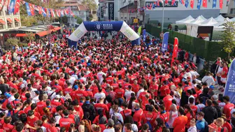 Bursa'da Cumhuriyet Koşusu'na 4 bin kişi katıldı