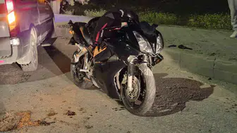 Eskişehir Çevre Yolu’nda motosiklet otomobile çarptı, sürücü yaralandı
