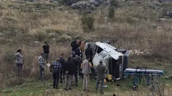 Adıyaman'da kontrolden çıkan otomobil şarampole yuvarlandı: 2 yaralı